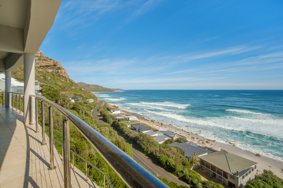 5 Bedroom Property for Sale in Misty Cliffs Western Cape